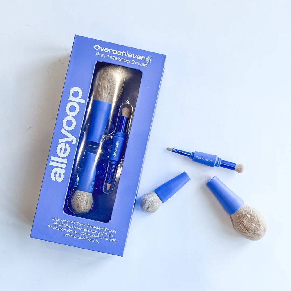 Overachiever Brush
4-in-1 Makeup Brush